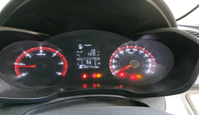 2019 Mahindra XUV300 W4 1.5 DIESEL, Diesel, Manual, 1,28,774 km, interior