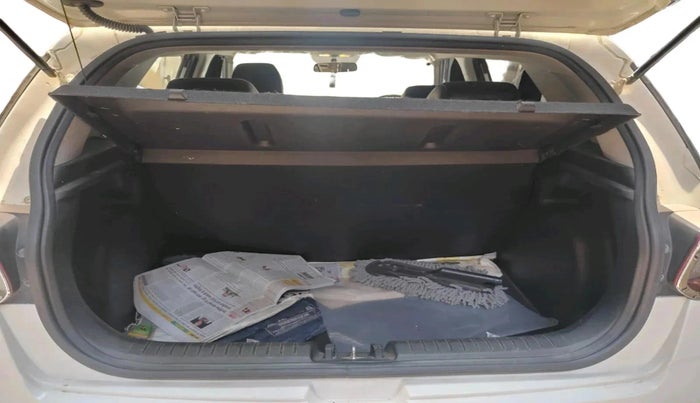 2019 Hyundai VENUE SX 1.4 CRDI, Diesel, Manual, 43,343 km, exterior