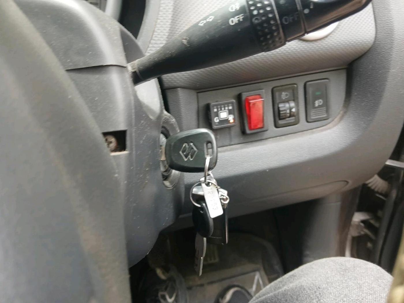 2012 Maruti Ritz VXI, CNG, Manual, 98,569 km, interior