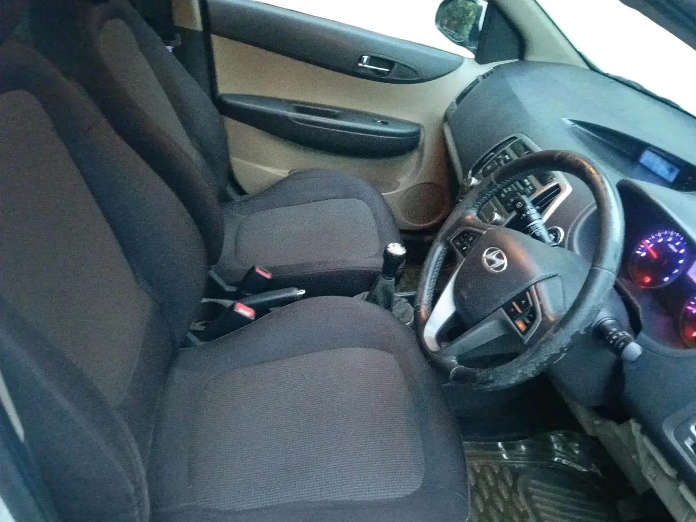 2012 Hyundai i20 ASTA (O) 1.2 WITH SUNROOF, Petrol, Manual, 50,512 km, interior