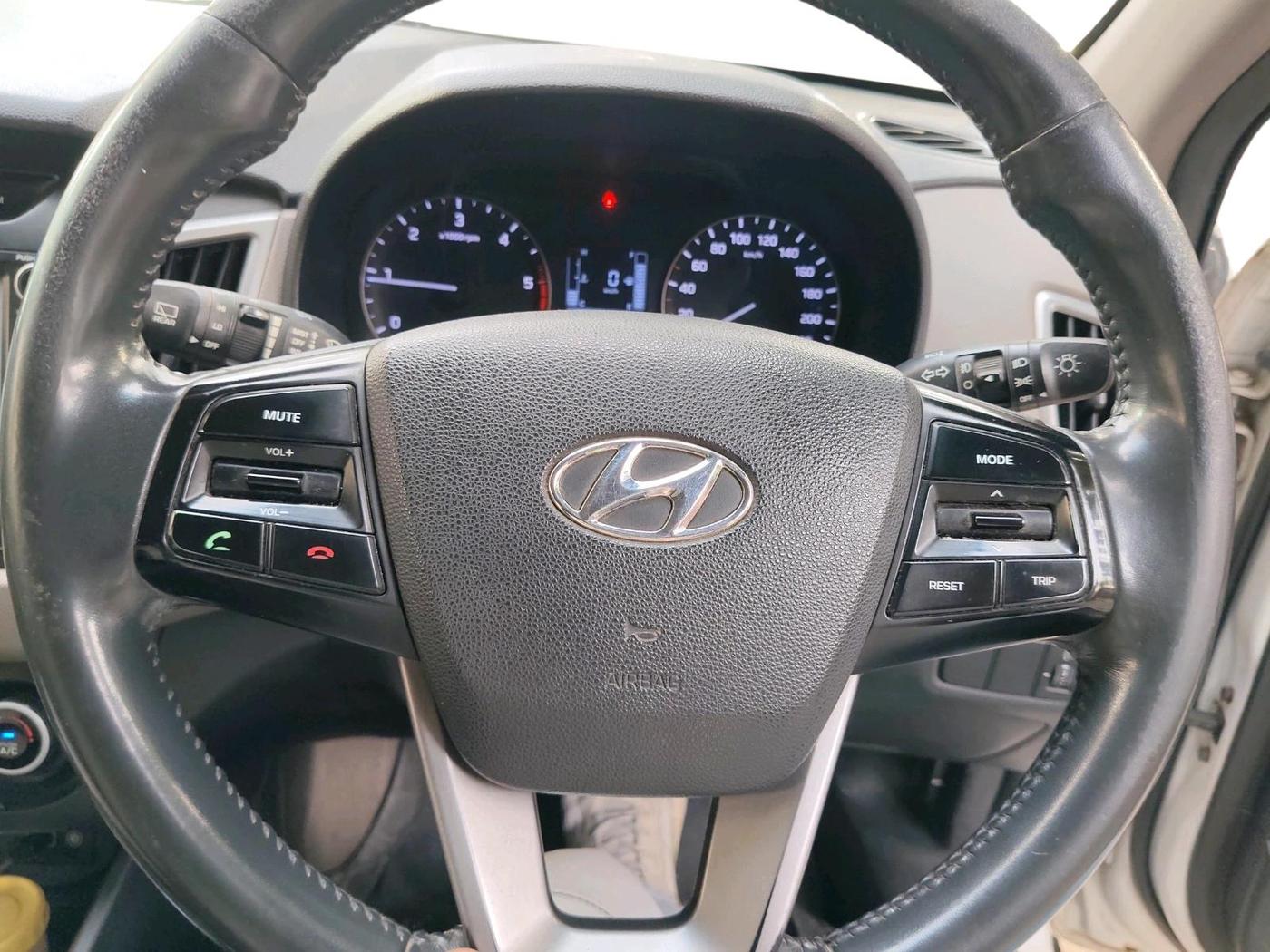 2016 Hyundai Creta SX PLUS AT 1.6 DIESEL, Diesel, Automatic, 1,64,696 km, interior