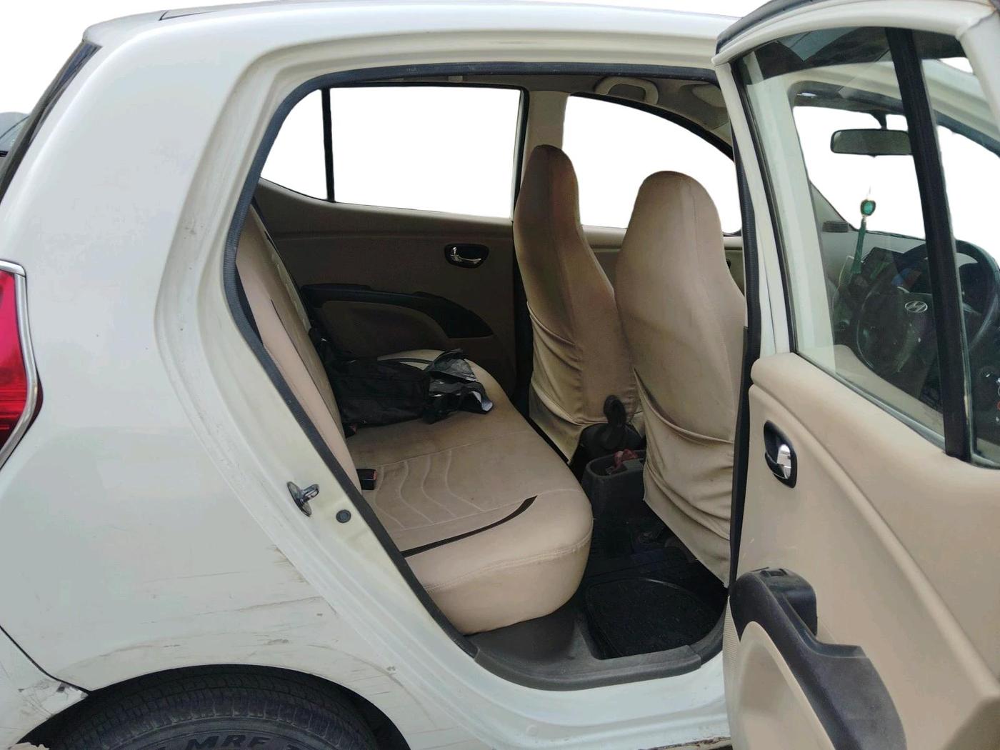 2011 Hyundai i10 MAGNA 1.2, CNG, Manual, 59,954 km, interior