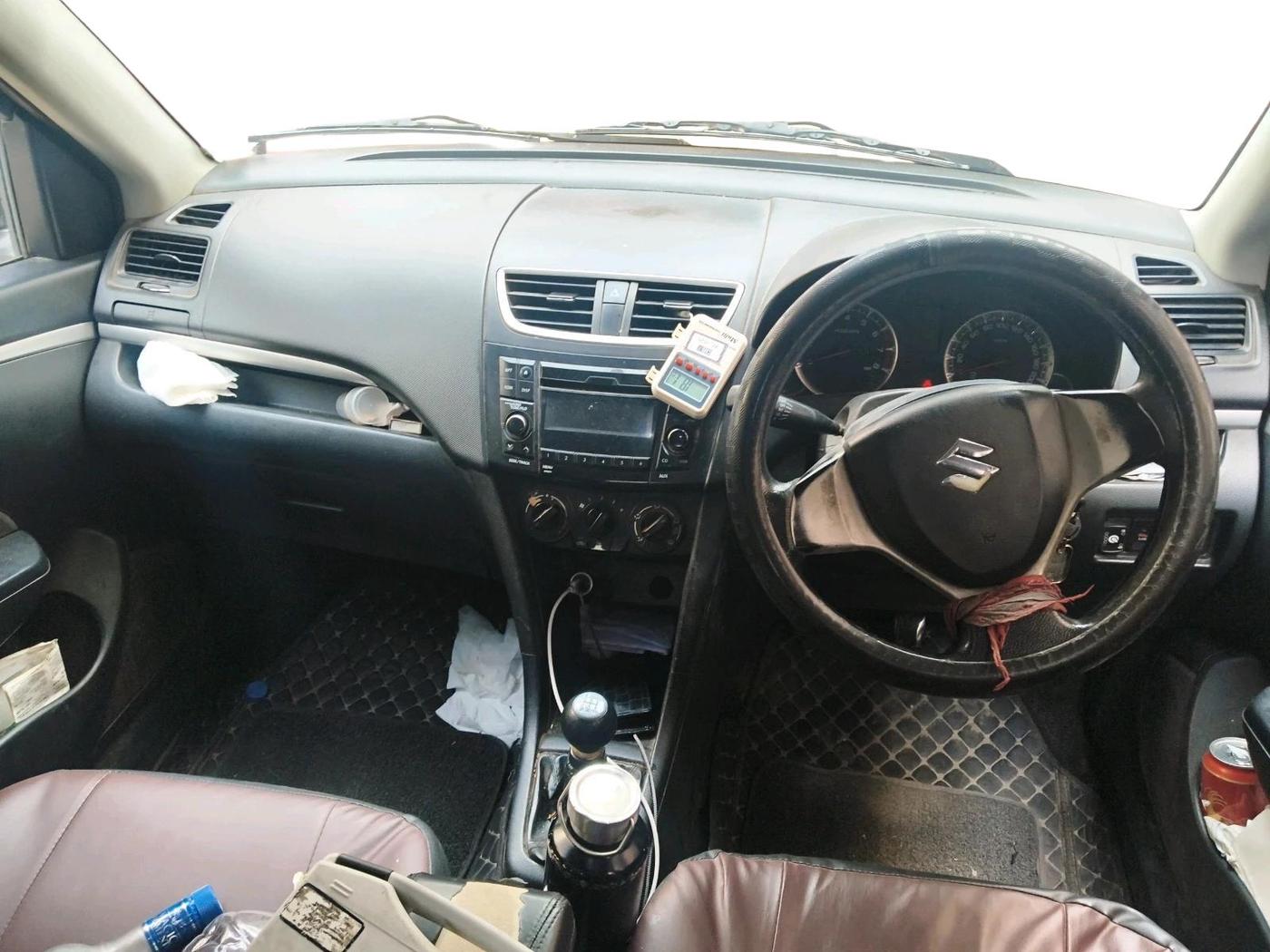 2014 Maruti Swift VXI, Petrol, Manual, 2,21,912 km, interior