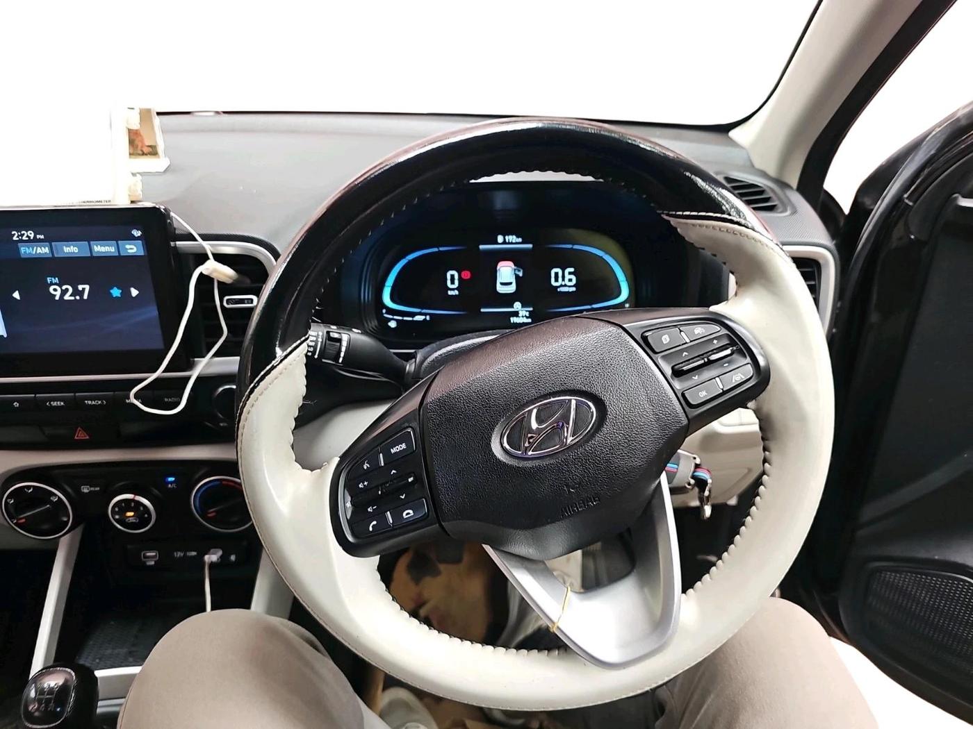 2025 Hyundai VENUE S Plus 1.2 Petrol MT, Petrol, Manual, 19,604 km, interior