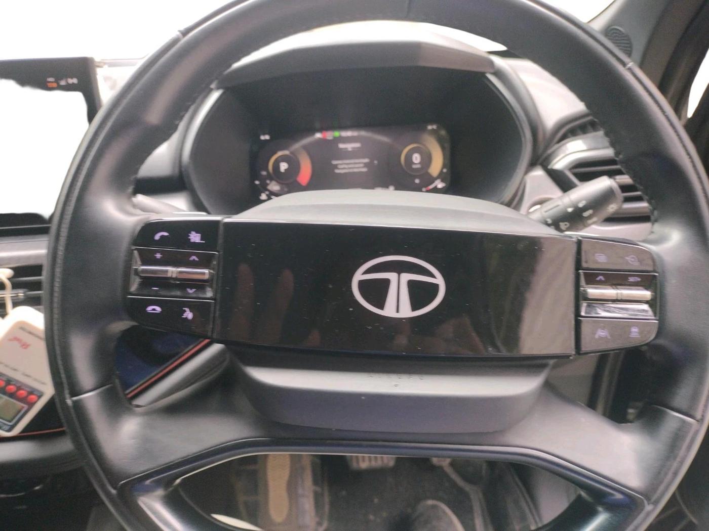 2025 Tata Safari ACCOMPLISHED PLUS DARK EDITION AT, Diesel, Automatic, 50,263 km, interior
