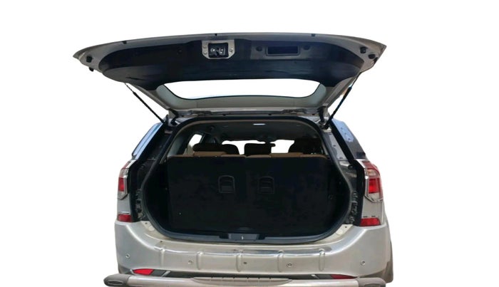 2019 Mahindra XUV500 W7, Diesel, Manual, 76,757 km, exterior