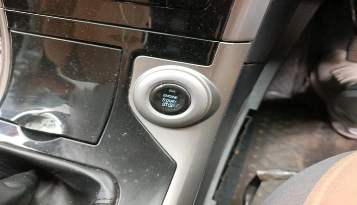 2019 Mahindra XUV500 W7, Diesel, Manual, 76,757 km, interior