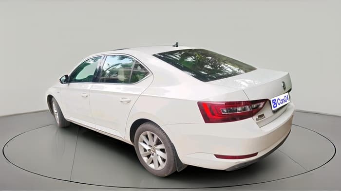2018 Skoda Superb L&K 1.8 TSI AT, Petrol, Automatic, 66,912 km, exterior