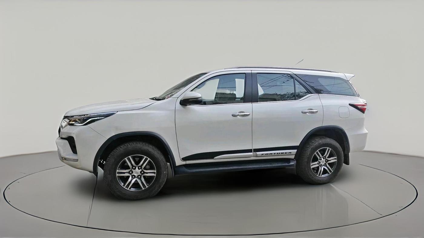 2024 Toyota Fortuner 4X2 AT 2.7 PETROL, Petrol, Automatic, 18,026 km, exterior