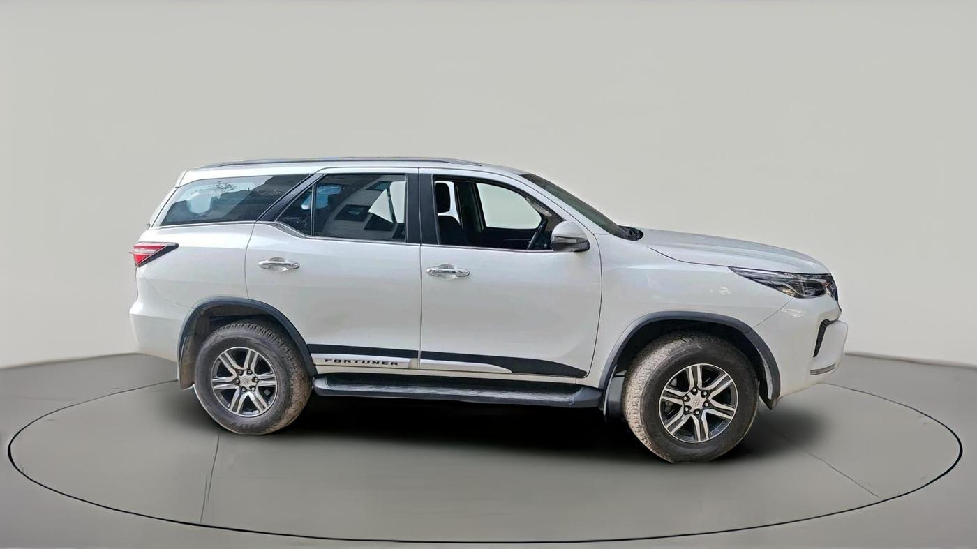 2024 Toyota Fortuner 4X2 AT 2.7 PETROL, Petrol, Automatic, 18,026 km, exterior
