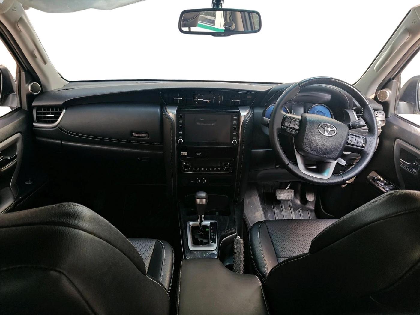2024 Toyota Fortuner 4X2 AT 2.7 PETROL, Petrol, Automatic, 18,026 km, interior
