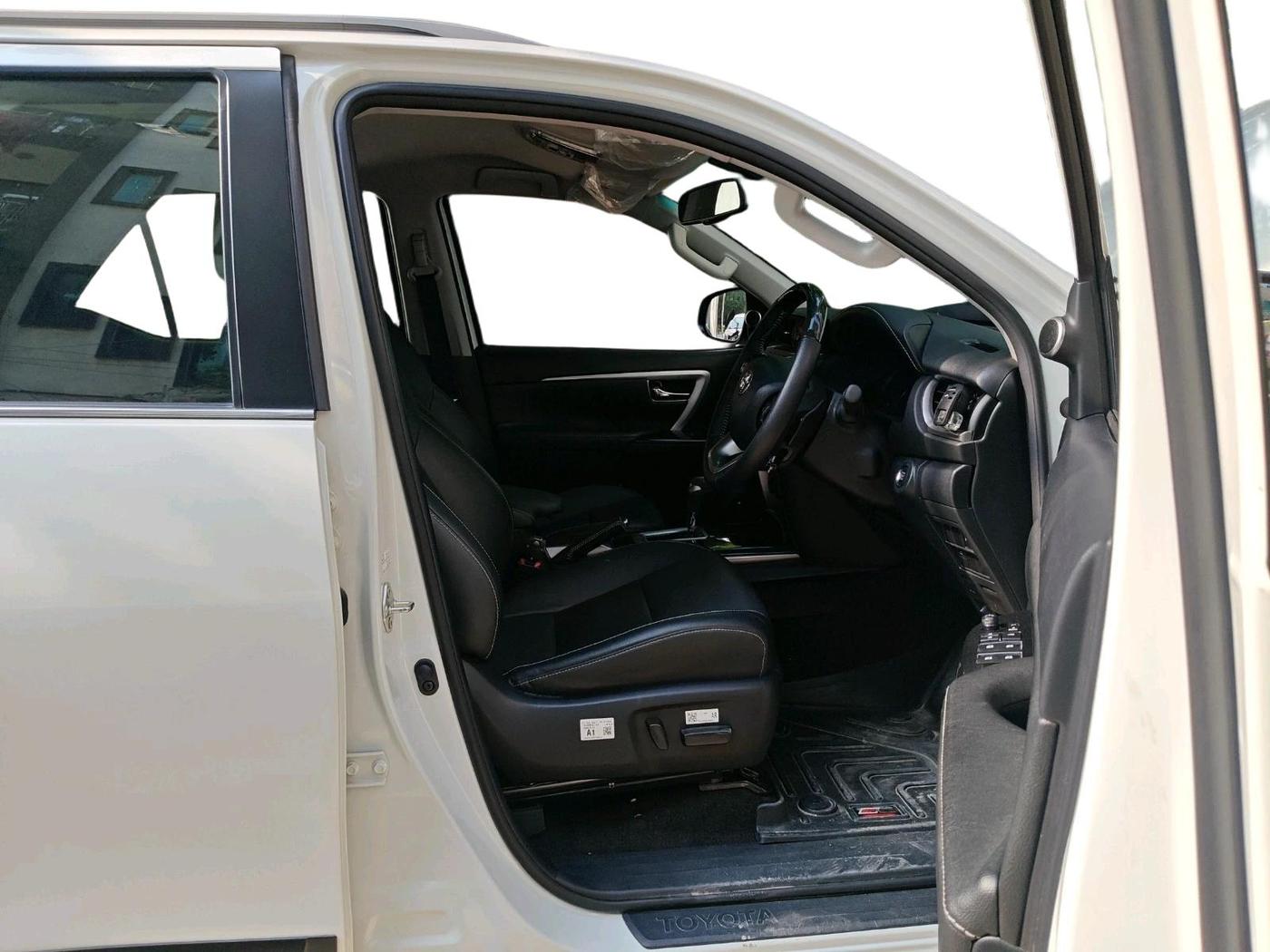 2024 Toyota Fortuner 4X2 AT 2.7 PETROL, Petrol, Automatic, 18,026 km, interior