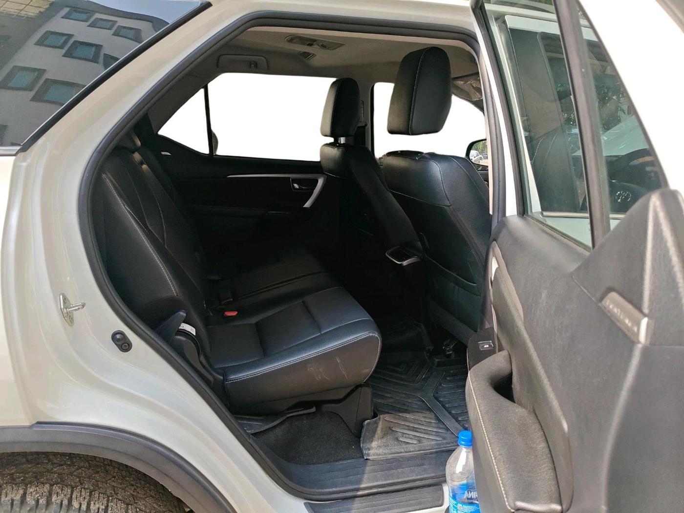 2024 Toyota Fortuner 4X2 AT 2.7 PETROL, Petrol, Automatic, 18,026 km, interior