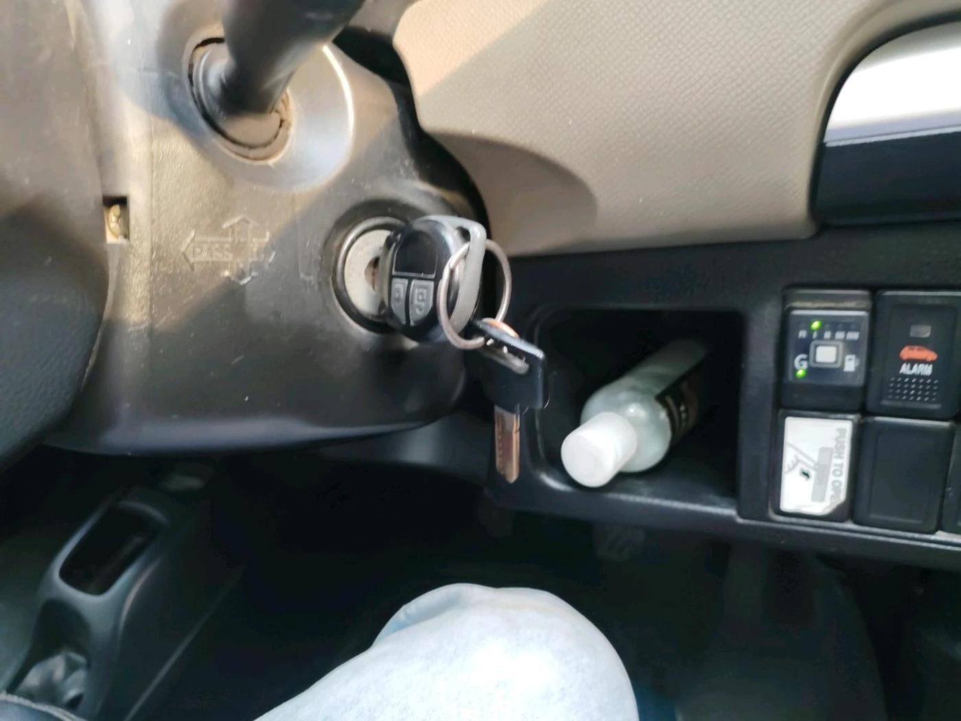 2013 Maruti Wagon R 1.0 VXI, CNG, Manual, 1,35,593 km, interior