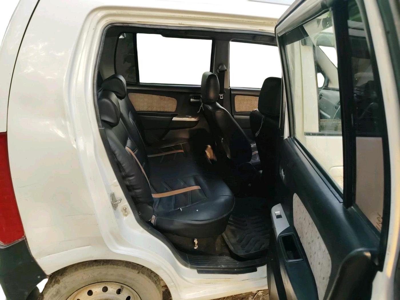 2013 Maruti Wagon R 1.0 VXI, CNG, Manual, 1,35,593 km, interior