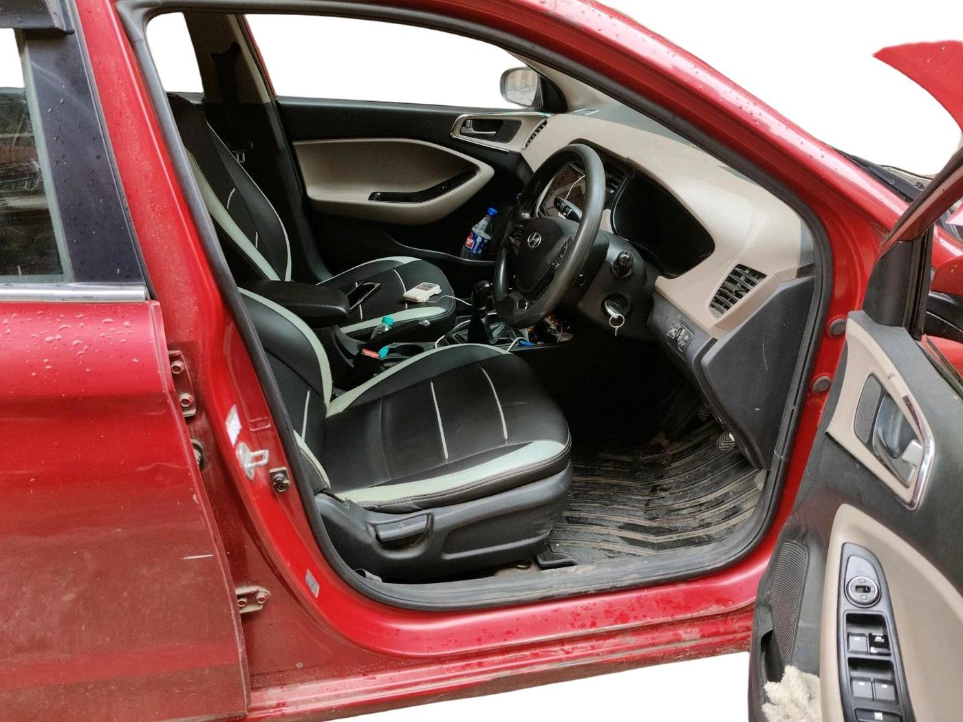 2015 Hyundai Elite i20 MAGNA 1.2, CNG, Manual, 1,50,578 km, interior