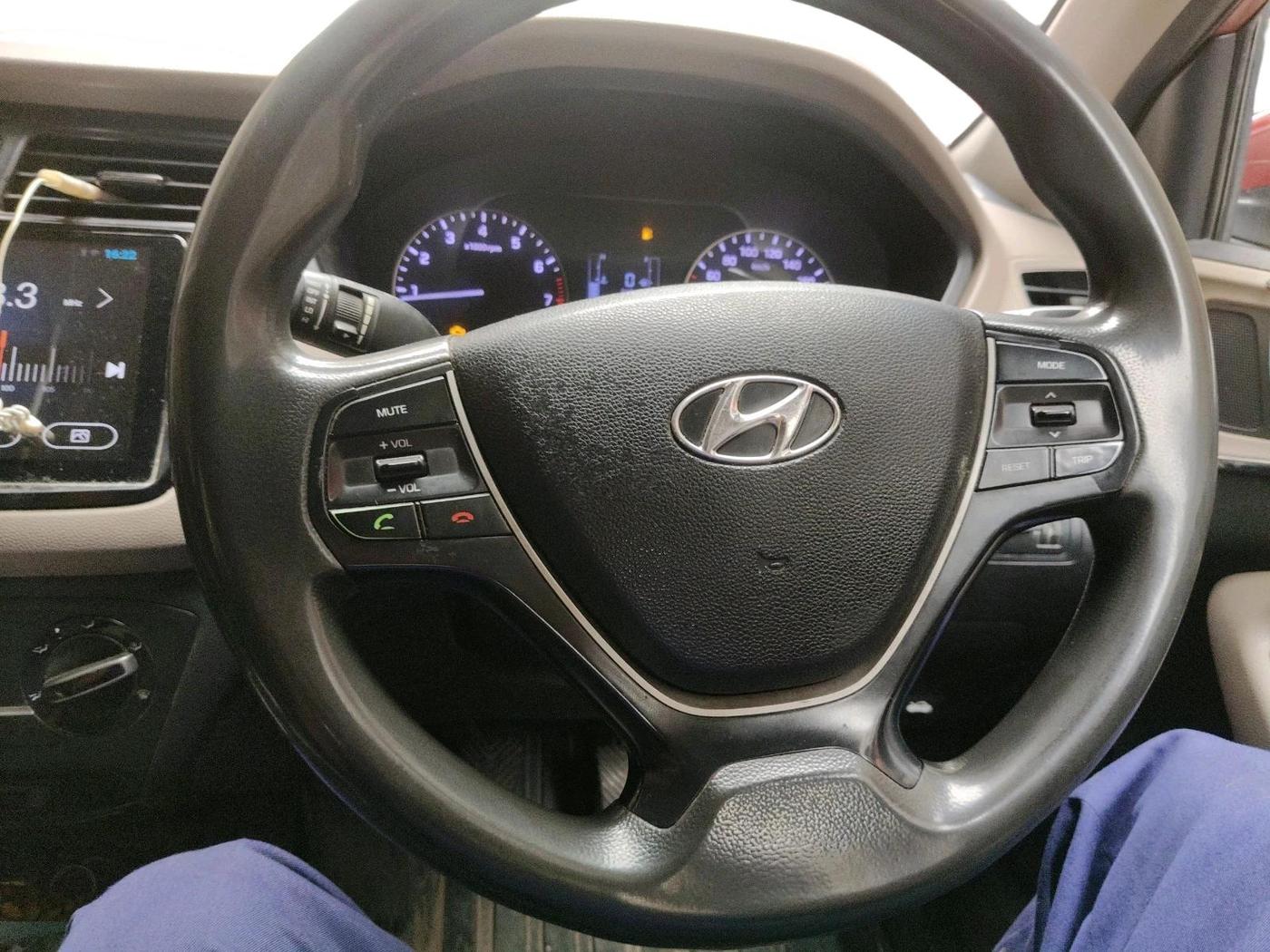 2015 Hyundai Elite i20 MAGNA 1.2, CNG, Manual, 1,50,578 km, interior