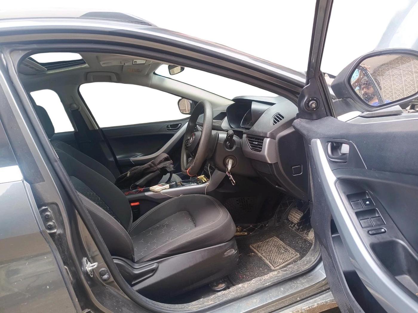 2021 Tata NEXON XMA SUNROOF PETROL, Petrol, Automatic, 50,663 km, interior