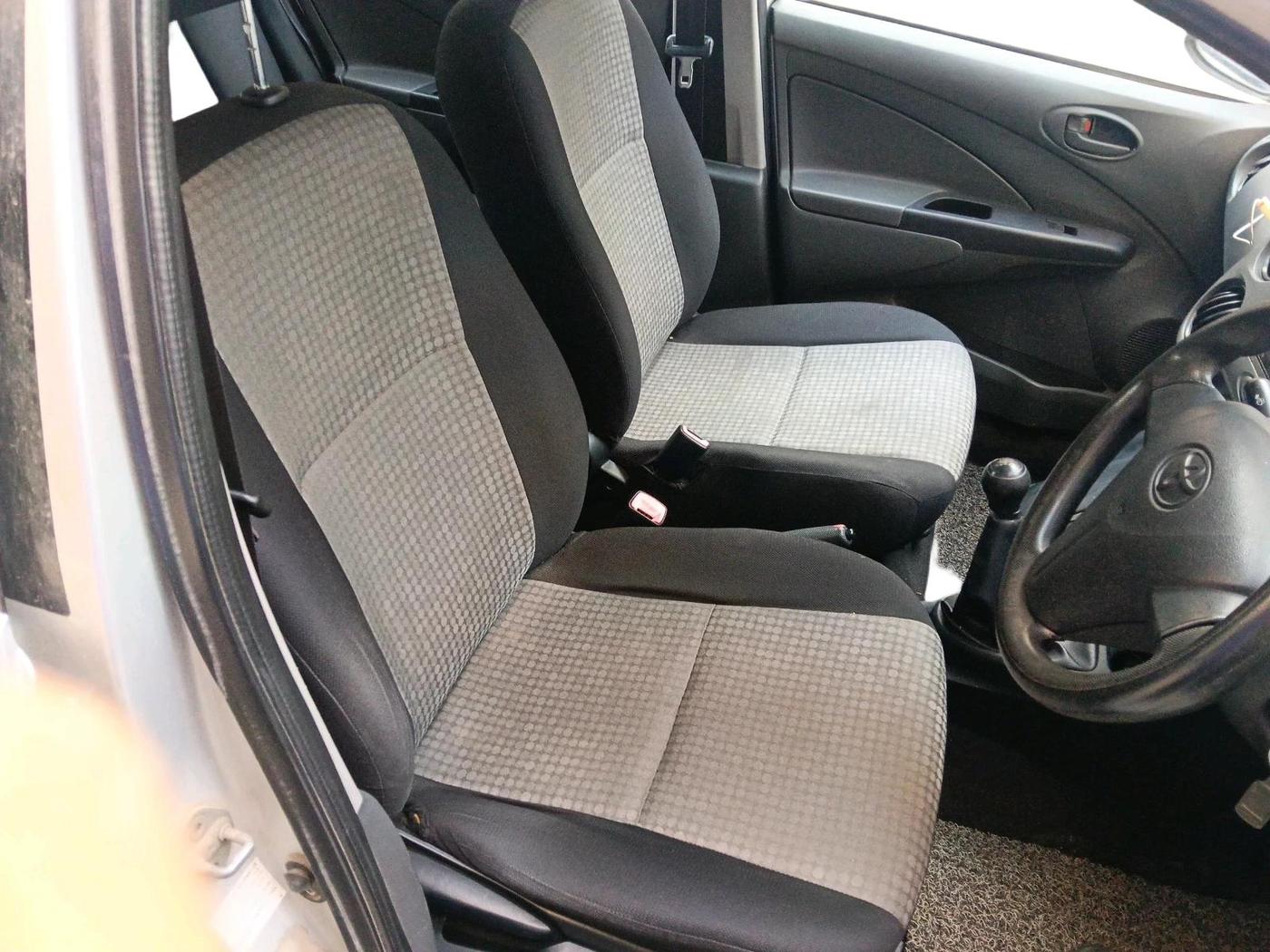 2013 Toyota Etios Liva G, Petrol, Manual, 44,726 km, interior