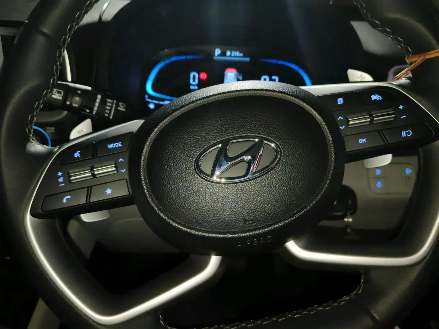 2025 Hyundai VENUE S (O) 1.0 Turbo Petrol DCT, Petrol, Automatic, 5,372 km, interior