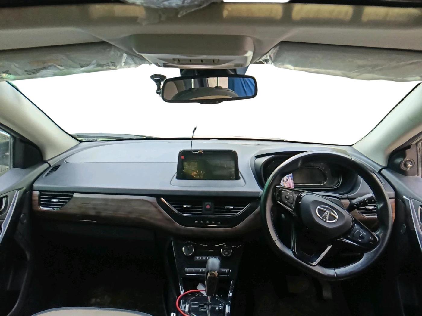 2022 Tata NEXON XZA PLUS (PREMIUM) KAZIRANGA PETROL, Petrol, Automatic, 57,380 km, interior