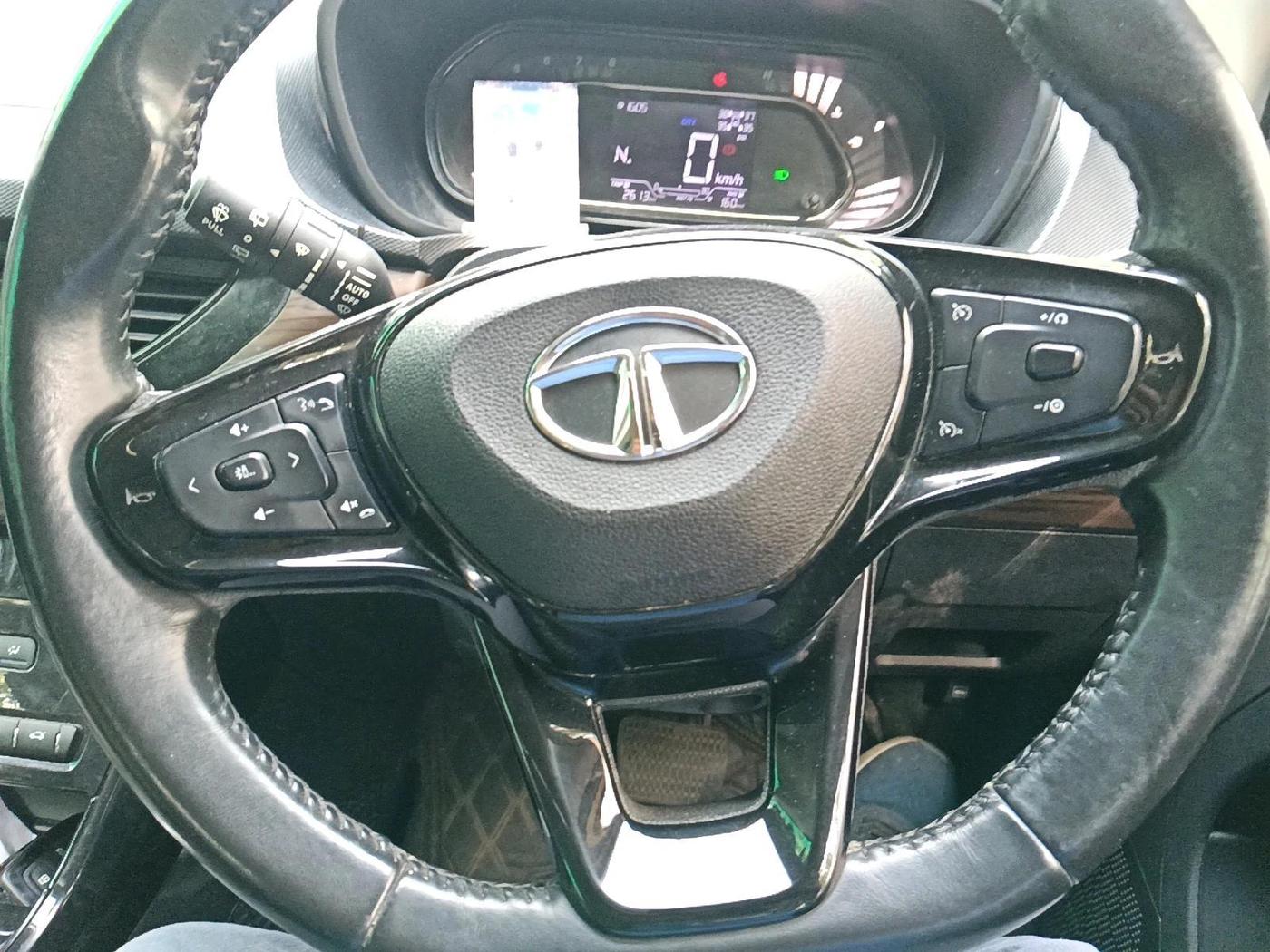 2022 Tata NEXON XZA PLUS (PREMIUM) KAZIRANGA PETROL, Petrol, Automatic, 57,380 km, interior