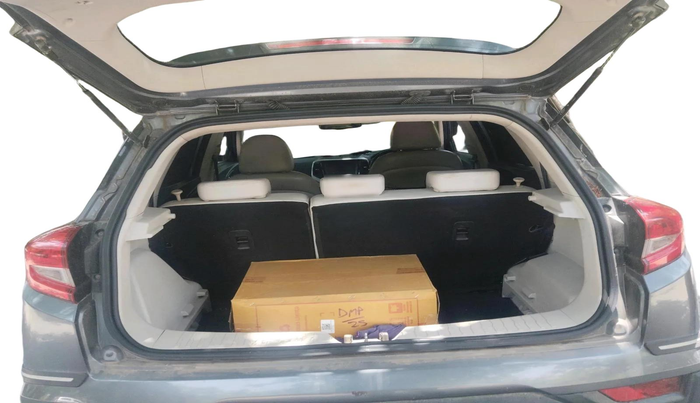 2021 Mahindra XUV300 W8 (O) 1.2 PETROL, Petrol, Manual, 34,145 km, exterior