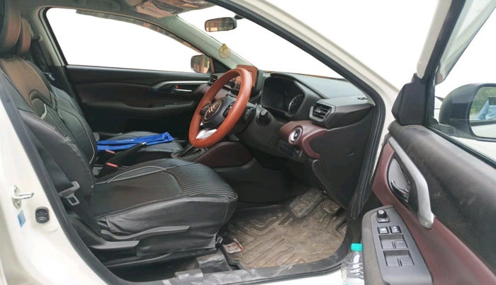 2023 Maruti Grand Vitara DELTA SMART HYBRID AT, Petrol, Automatic, 20,149 km, interior