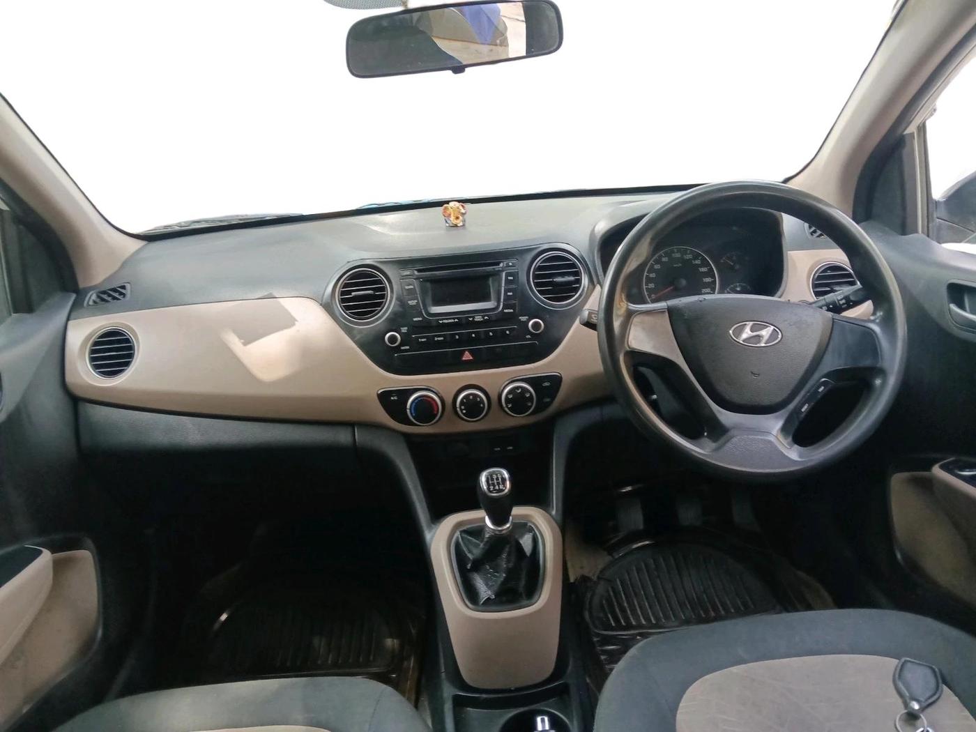 2013 Hyundai Grand i10 SPORTZ 1.2 KAPPA VTVT, Petrol, Manual, 1,72,188 km, interior