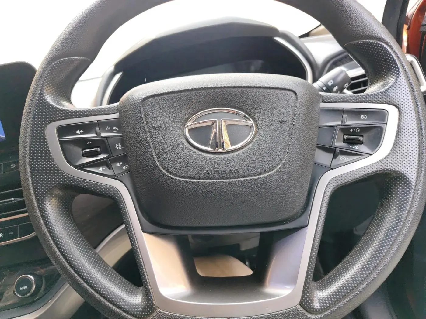 2019 Tata Harrier XT 2.0L KRYOTEC, Diesel, Manual, 1,01,032 km, interior