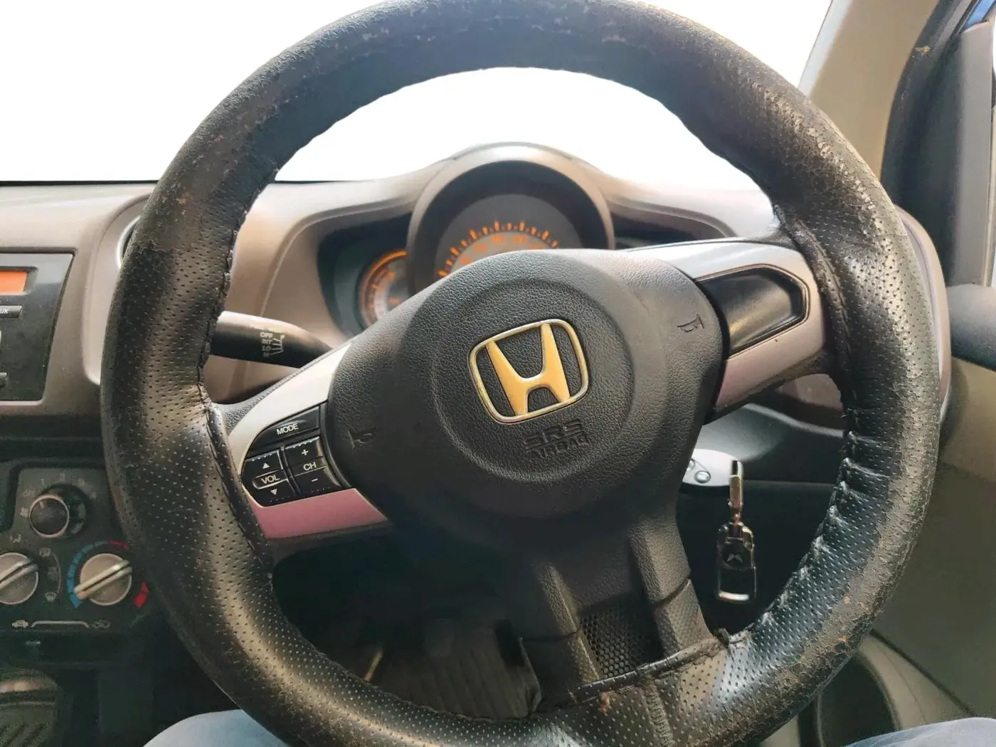 2013 Honda Brio V MT, Petrol, Manual, 78,141 km, interior