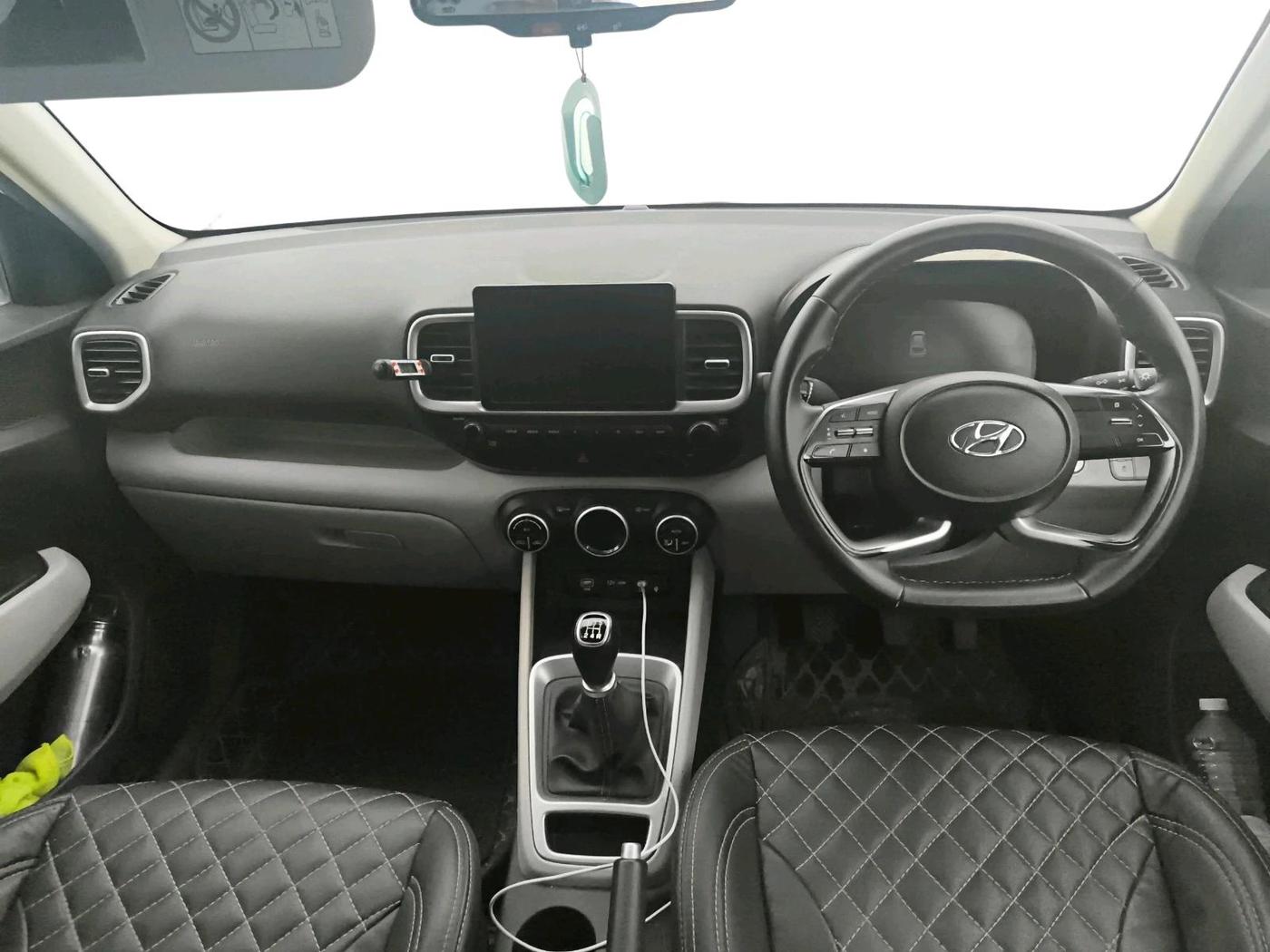 2022 Hyundai VENUE SX 1.2 PETROL, Petrol, Manual, 50,553 km, interior