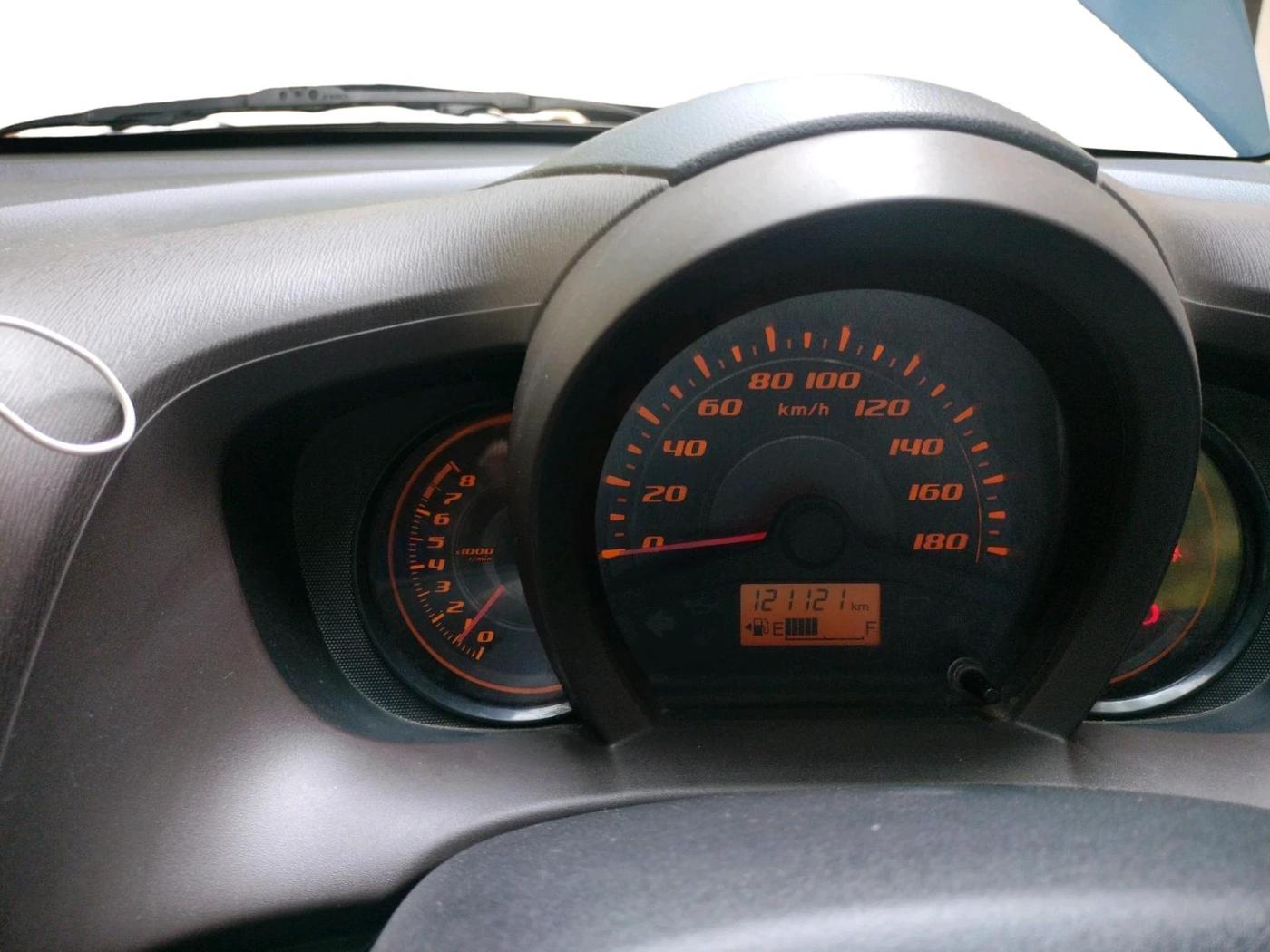 2013 Honda Amaze 1.2L I-VTEC VX, CNG, Manual, 1,21,121 km, interior