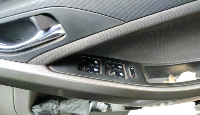 2018 Tata NEXON XZ PLUS PETROL, Petrol, Manual, 61,592 km, interior