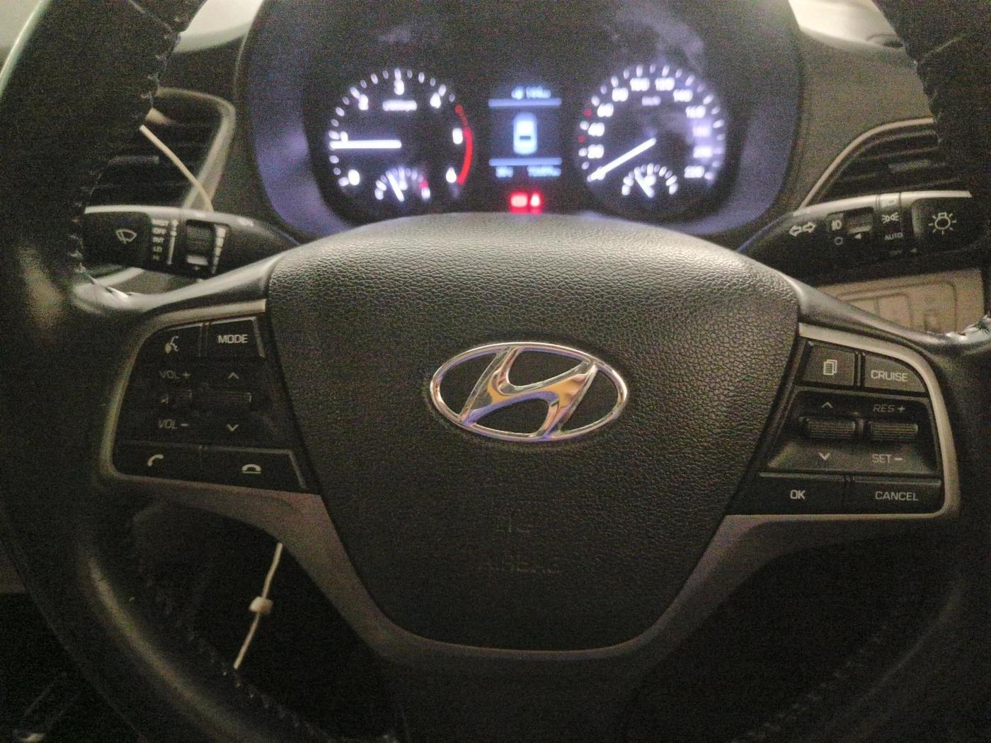 2017 Hyundai Verna 1.6 SX (O) CRDI MT, Diesel, Manual, 72,660 km, interior