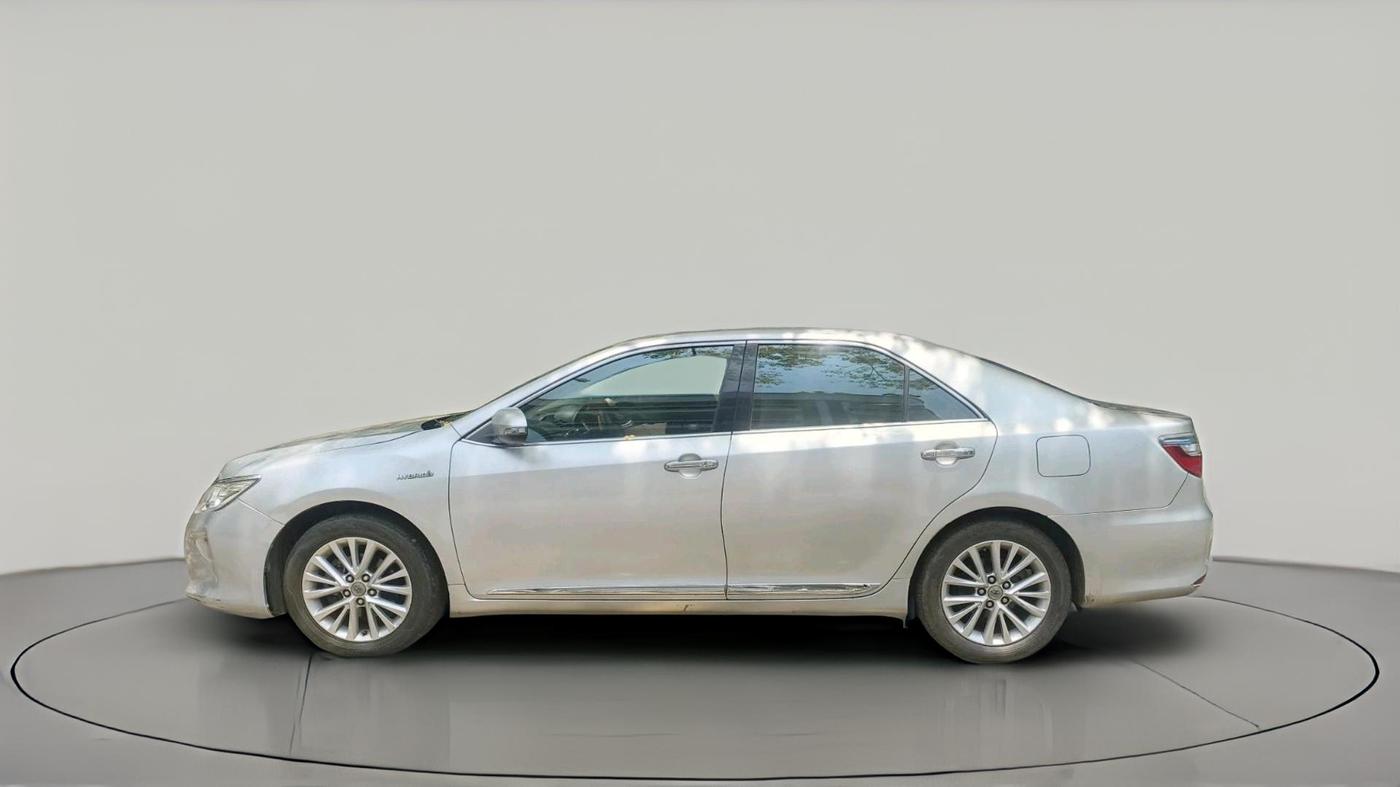 2016 Toyota Camry HYBRID, Hybrid, Automatic, 1,71,907 km, exterior