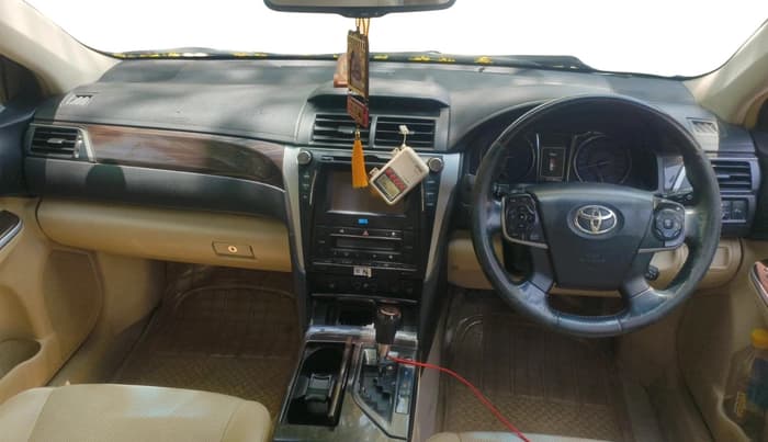 2016 Toyota Camry HYBRID, Hybrid, Automatic, 1,71,907 km, interior