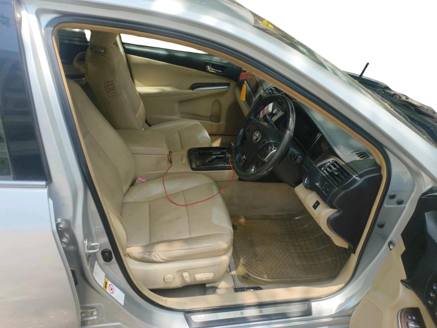 2016 Toyota Camry HYBRID, Hybrid, Automatic, 1,71,907 km, interior
