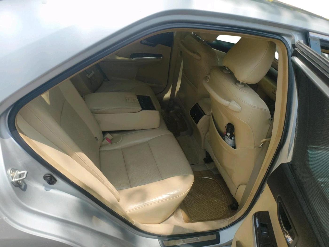 2016 Toyota Camry HYBRID, Hybrid, Automatic, 1,71,907 km, interior