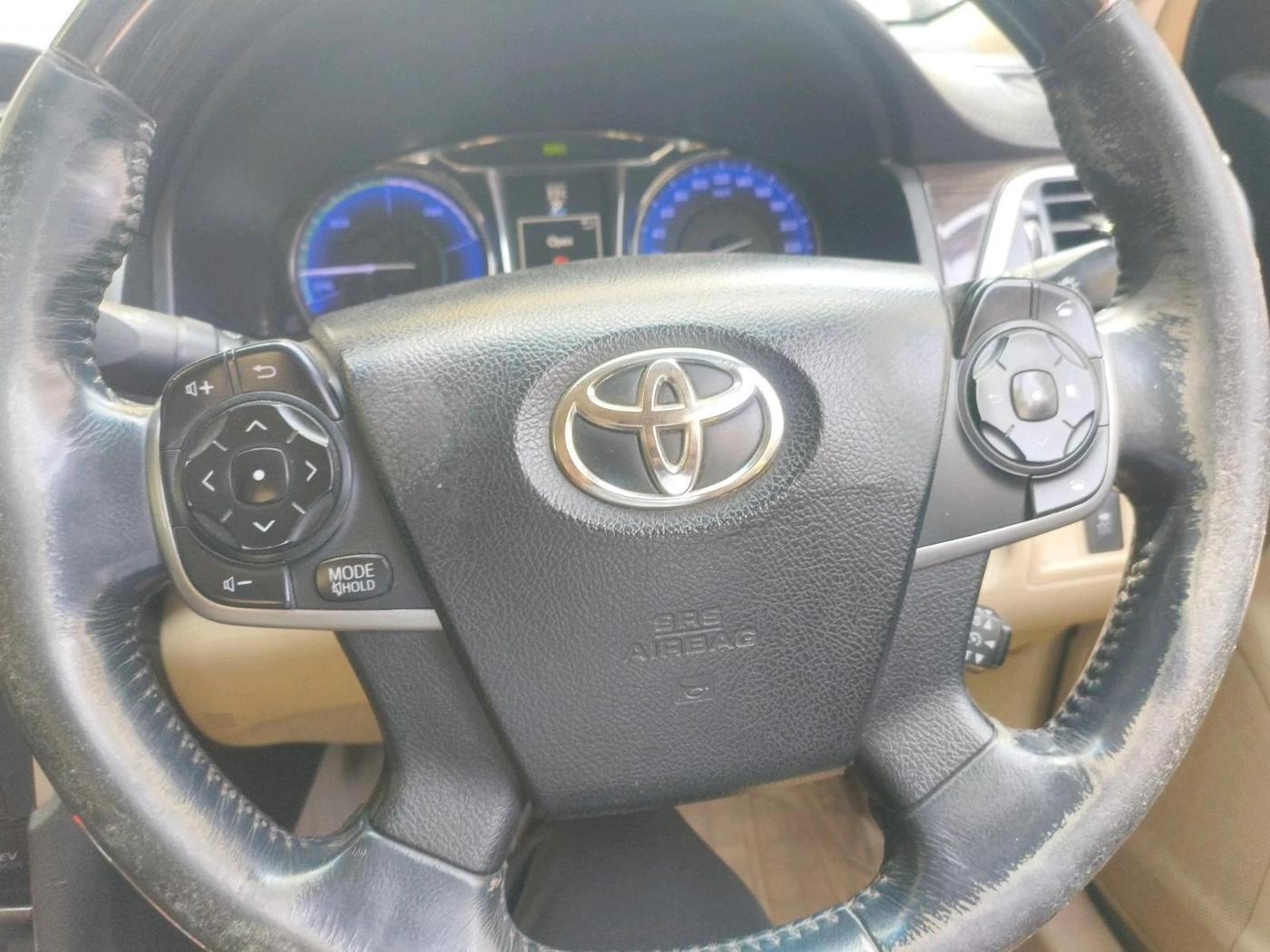 2016 Toyota Camry HYBRID, Hybrid, Automatic, 1,71,907 km, interior