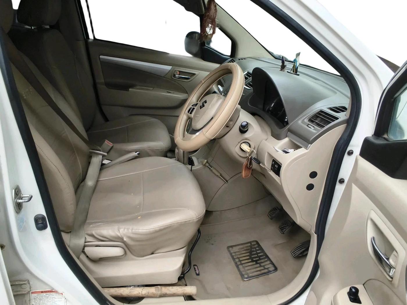 2017 Maruti Ertiga VXI CNG, CNG, Manual, 1,37,510 km, interior