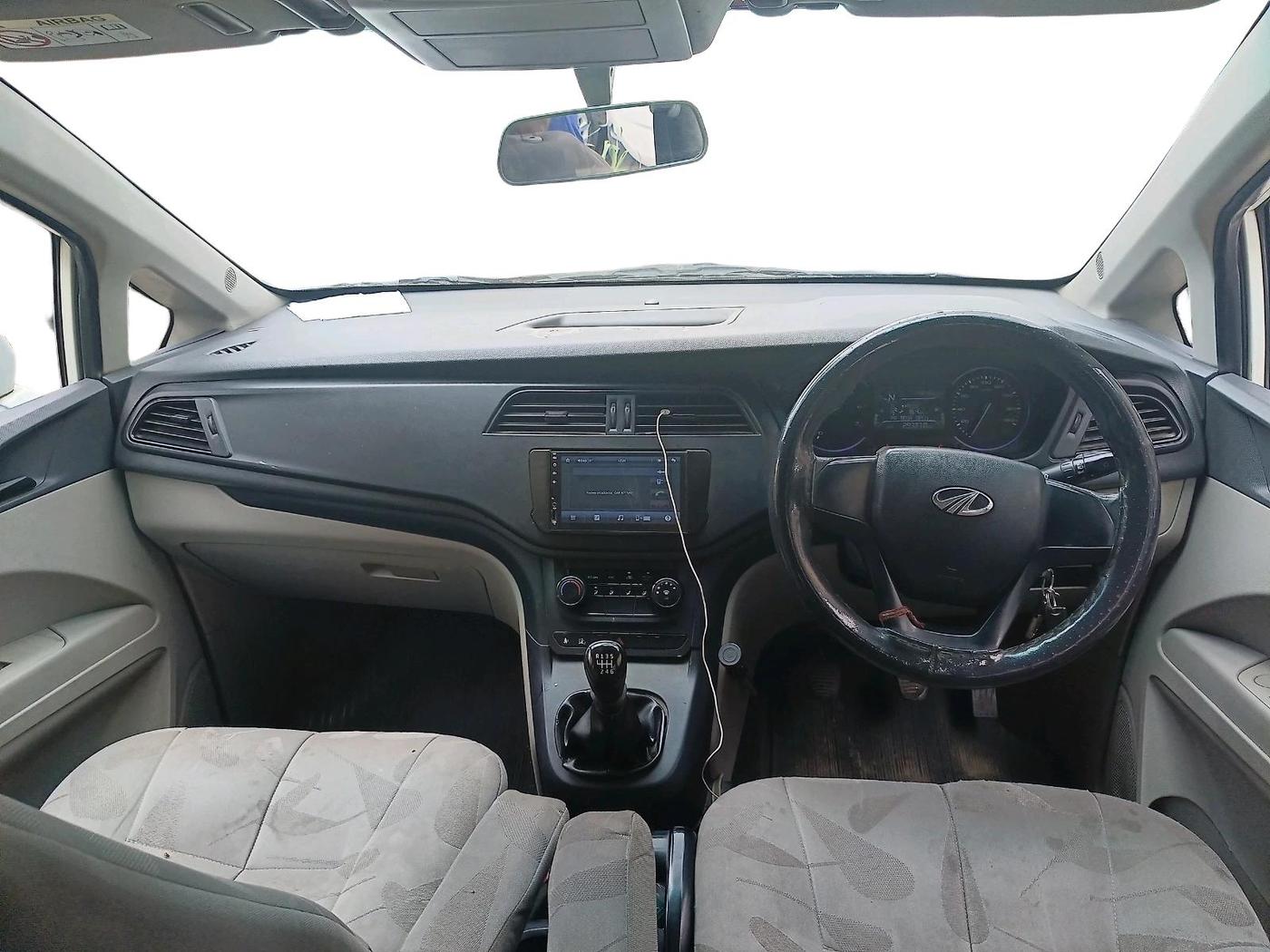 2018 Mahindra MARAZZO M2 8 STR, Diesel, Manual, 2,93,370 km, interior