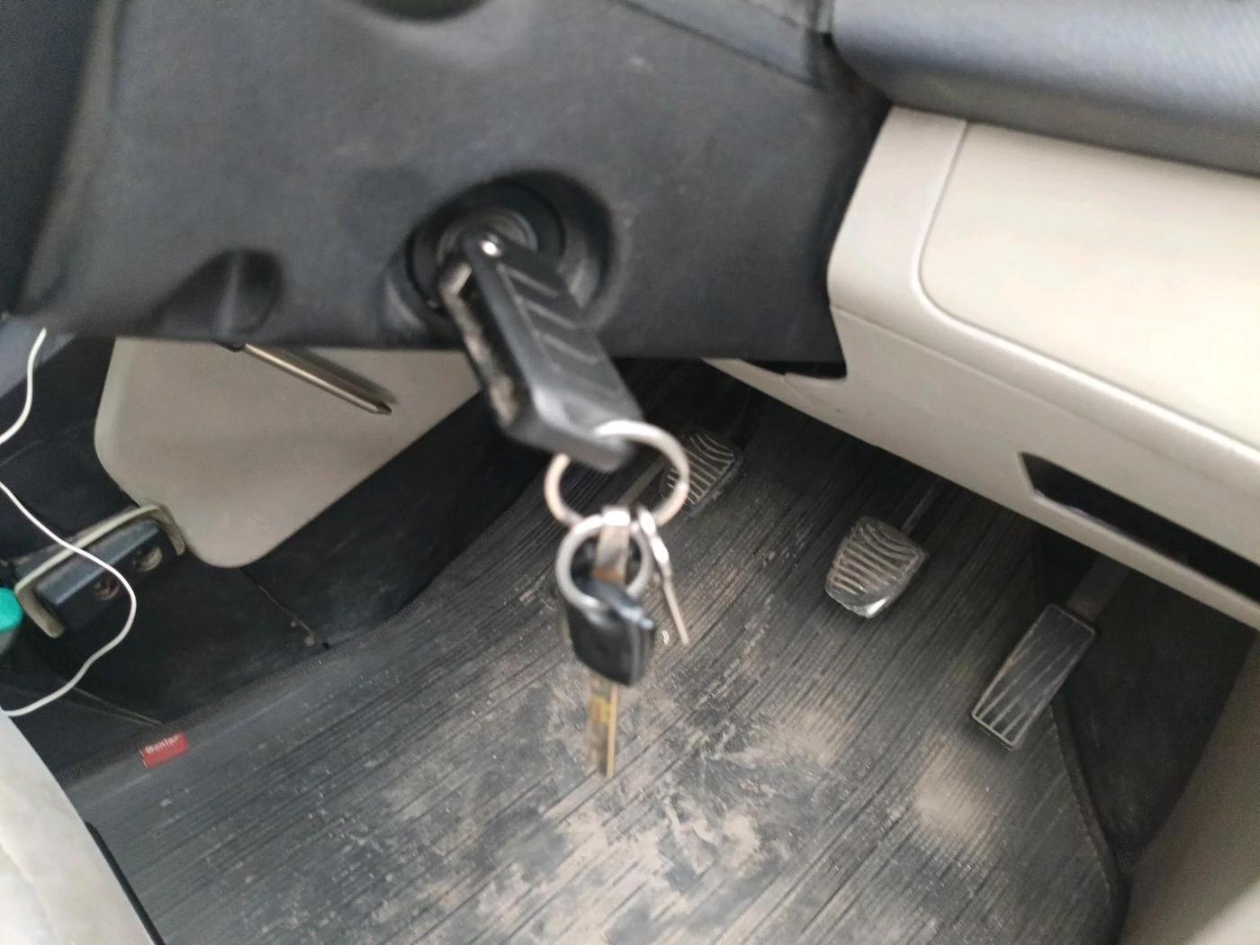 2018 Mahindra MARAZZO M2 8 STR, Diesel, Manual, 2,93,370 km, interior