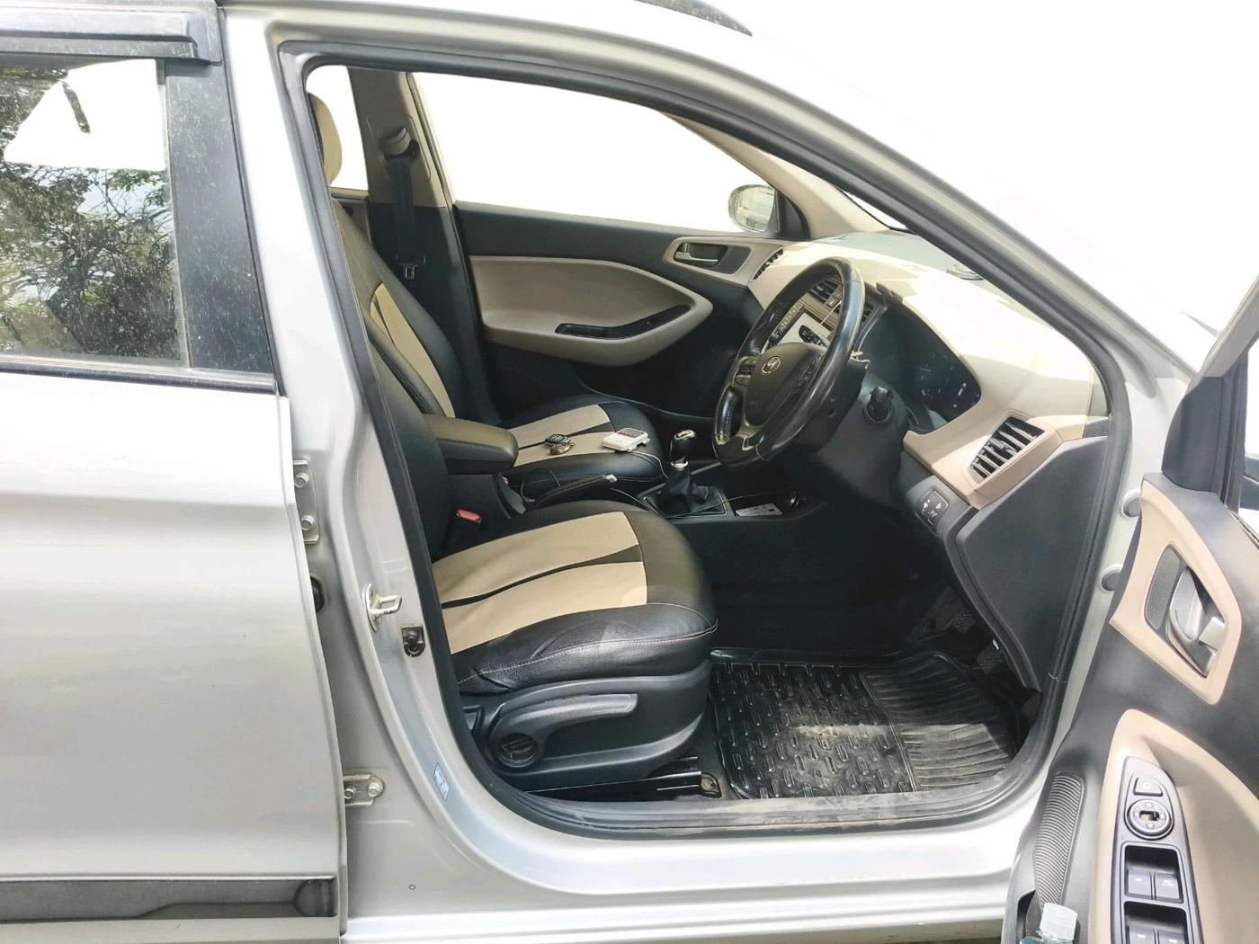 2017 Hyundai Elite i20 ASTA 1.2 (O), Petrol, Manual, 96,322 km, interior