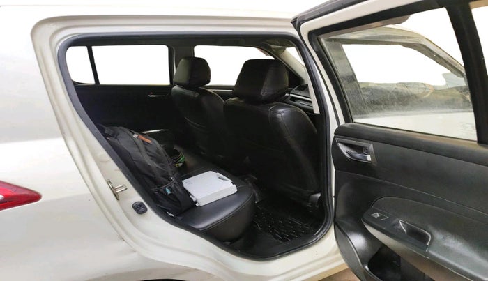 2016 Maruti Swift VXI, CNG, Manual, 69,559 km, interior