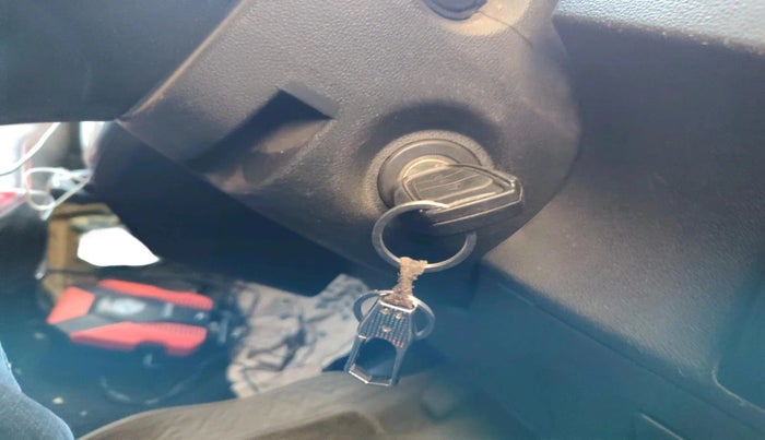 2018 Mahindra KUV 100 NXT K8 P 6 STR, Petrol, Manual, 64,754 km, interior