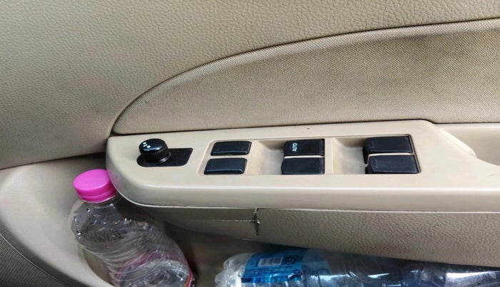 2014 Maruti Swift Dzire VXI, Petrol, Manual, 1,34,204 km, interior