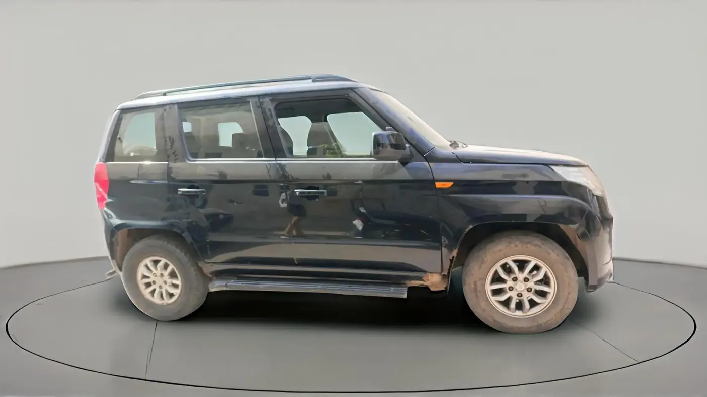 2016 Mahindra TUV300 T8 AMT, Diesel, Automatic, 1,07,269 km, exterior