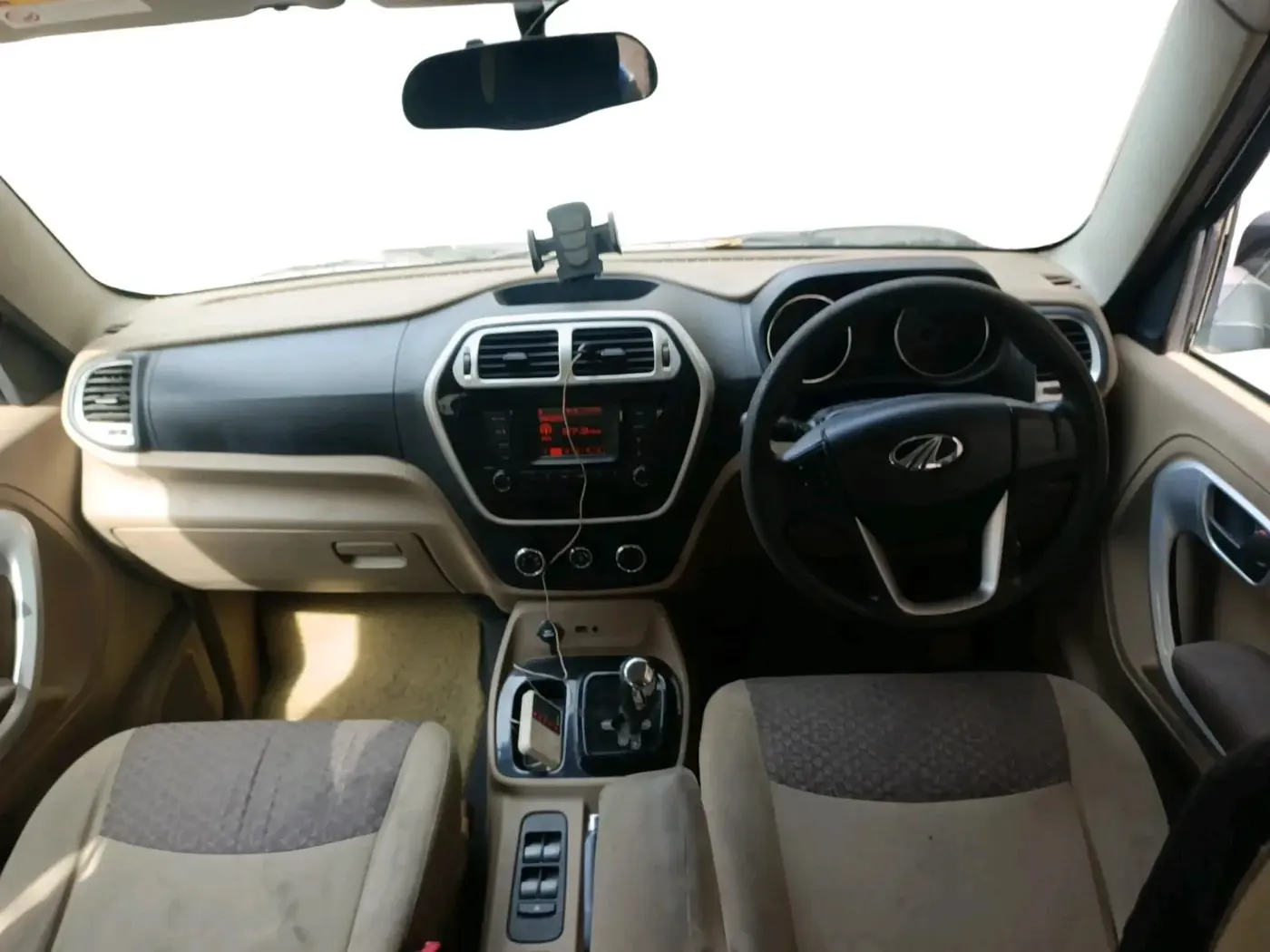 2016 Mahindra TUV300 T8 AMT, Diesel, Automatic, 1,07,269 km, interior