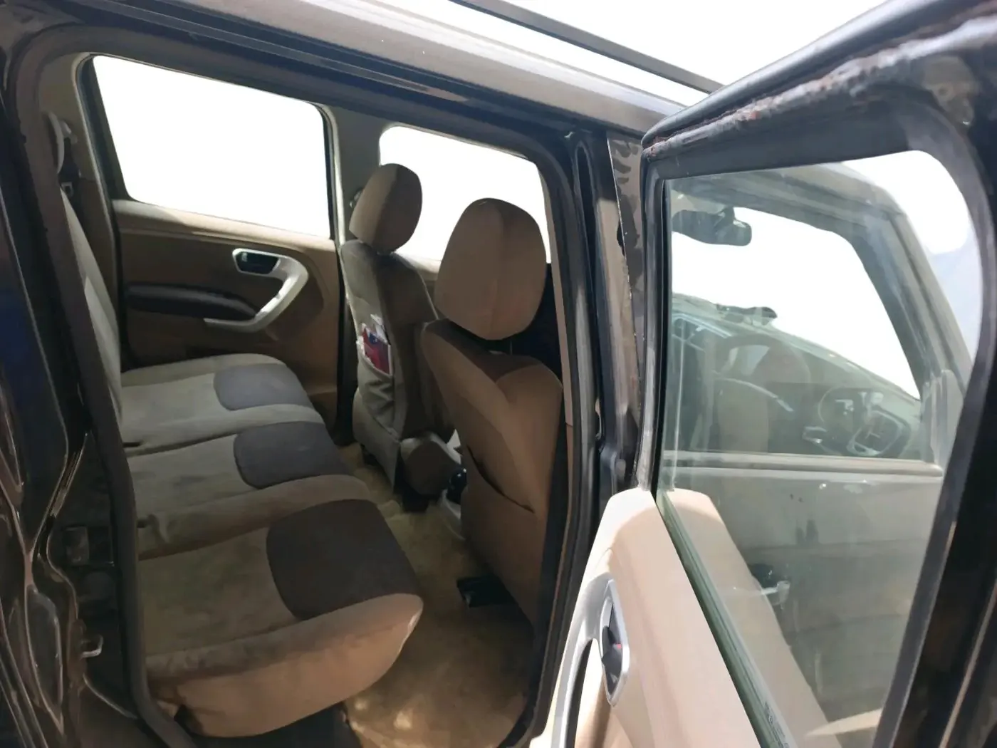 2016 Mahindra TUV300 T8 AMT, Diesel, Automatic, 1,07,269 km, interior